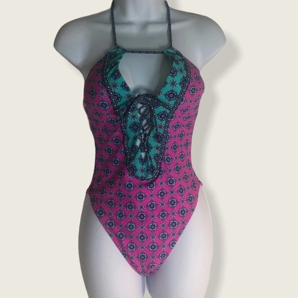 HOBIE NWT Geo Floral One Piece Swimsuit Small - Picture 1 of 7